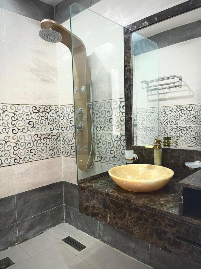 דוקם Asian Hotel מראה חיצוני תמונה